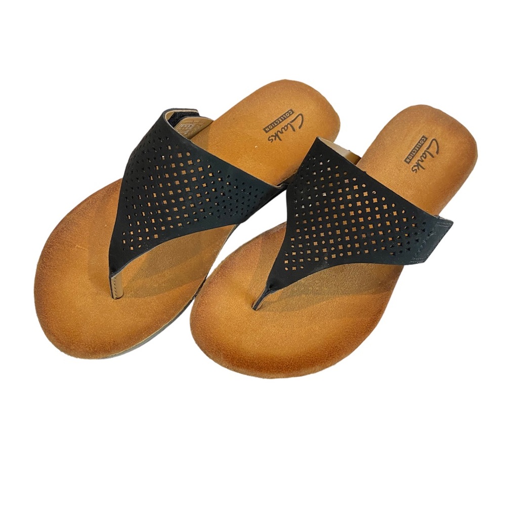 Clark’s thong sandals NEW without tags.  Very comfy size 6
